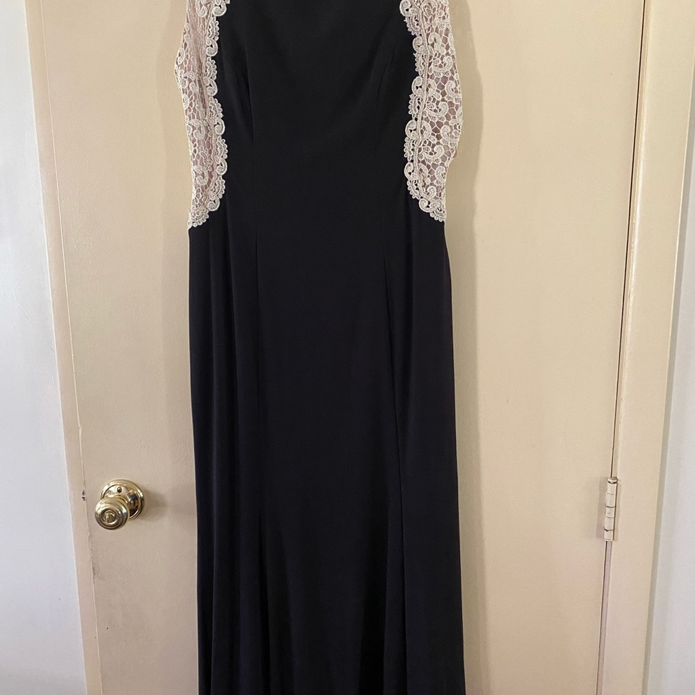 Women’s Xscape Gown Sz 12